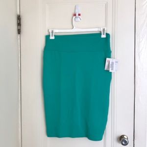 NWT Lularoe Cassie L green